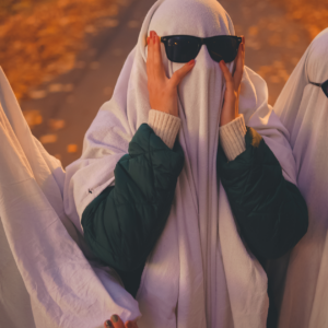 Read more about the article Ghosting Salgını: Modern İlişkilerde Kaybolma